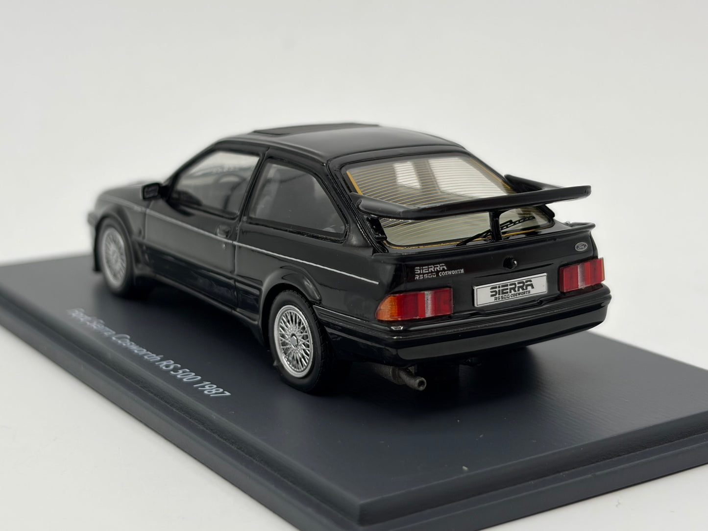 1/43 1987 Ford Sierra Cosworth RS500 - Schuco | Model Car