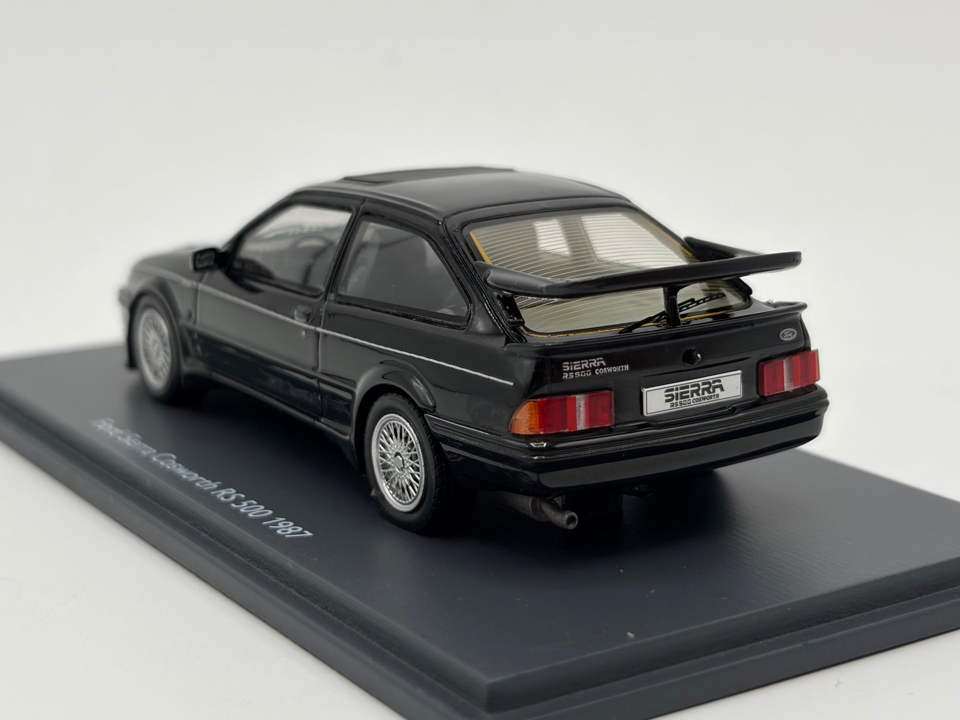 1/43 1987 Ford Sierra Cosworth RS500 - Schuco | Model Car