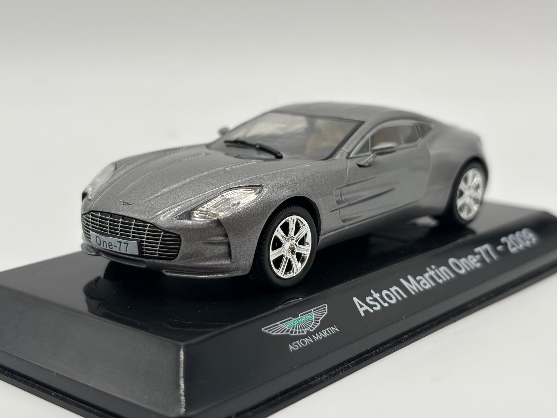 1/43 2009 Aston Martin One-77 | Model Car | Supercar Collection