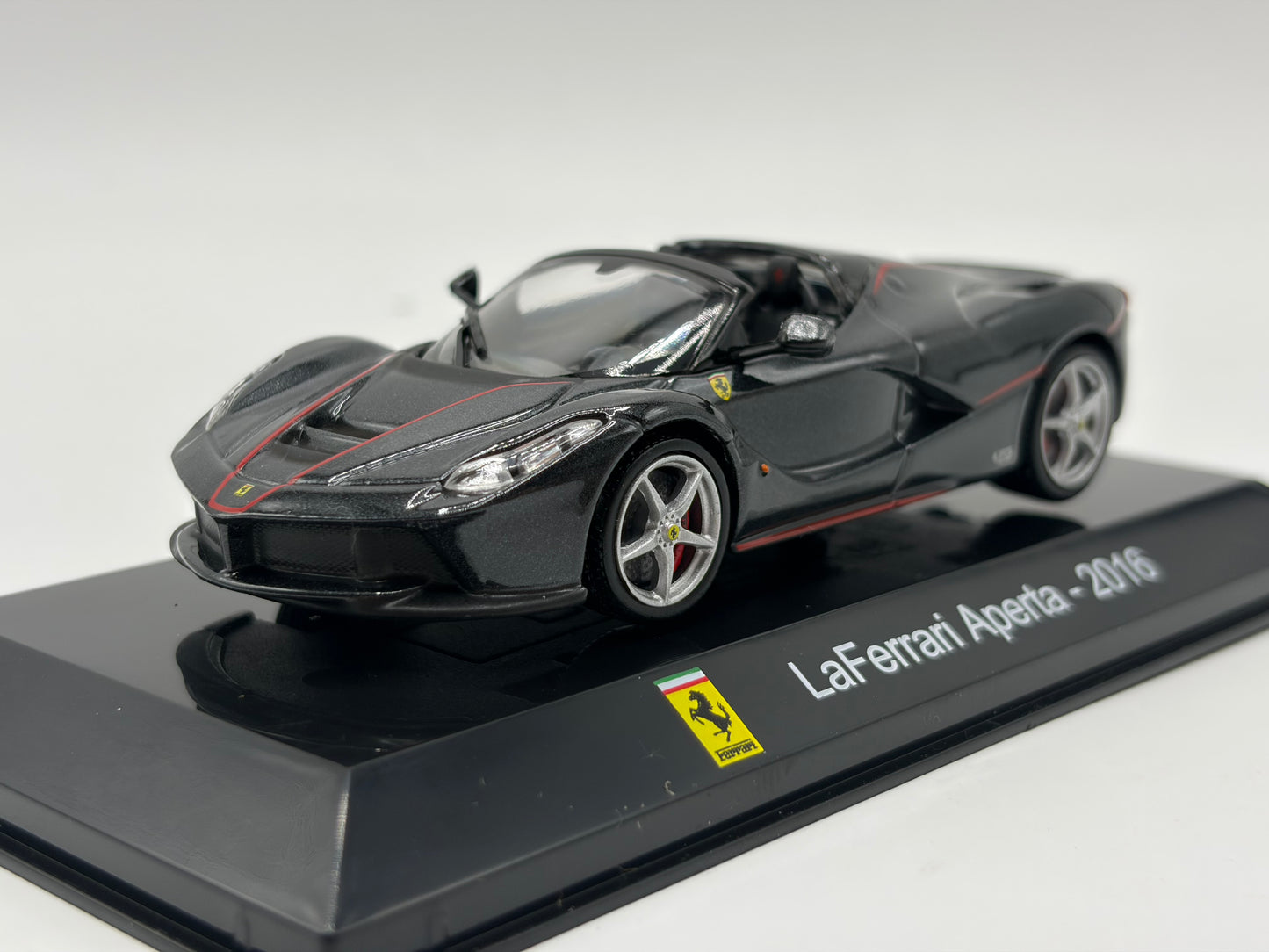 1/43 2016 Ferrari LaFerrari Aperta | Model Car | Supercar Collection