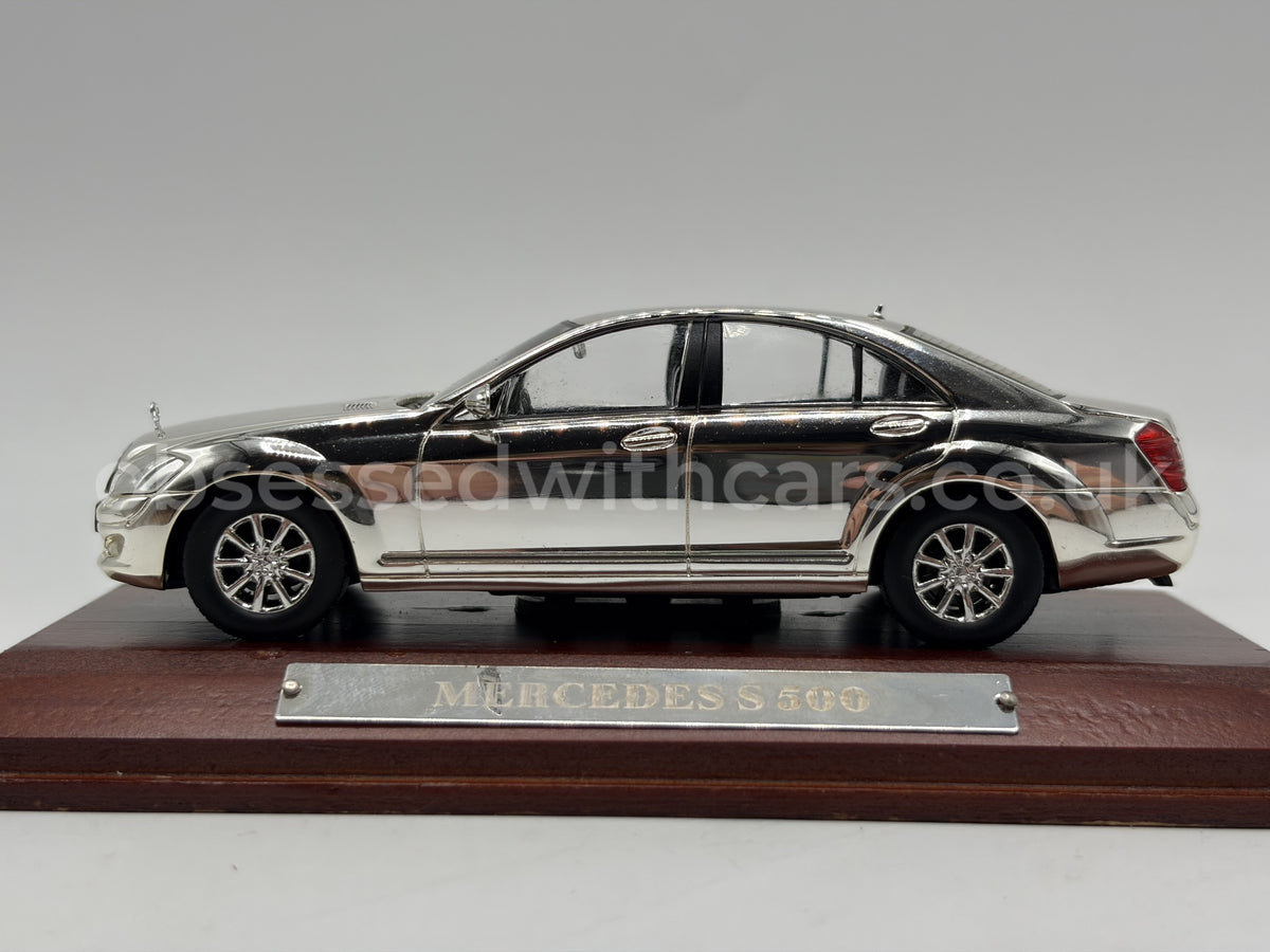 1/43 2005 Mercedes-Benz S 500 - Chrome | Model Car