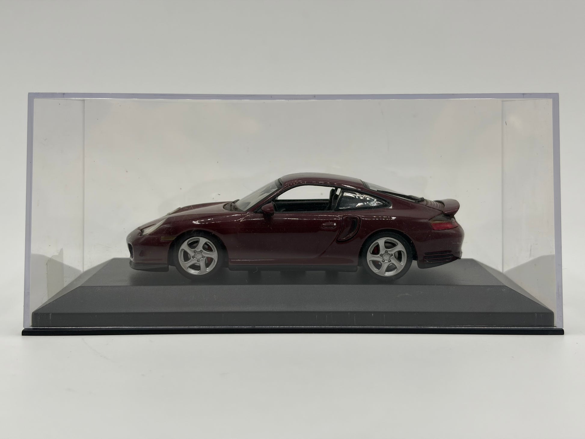 1/43 1999 Porsche 911 (996) Turbo - Minichamps | Model Car
