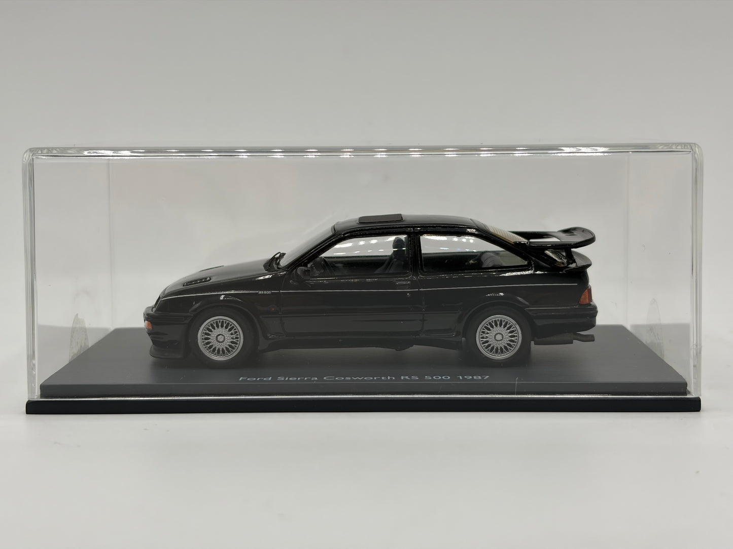 1/43 1987 Ford Sierra Cosworth RS500 - Schuco | Model Car