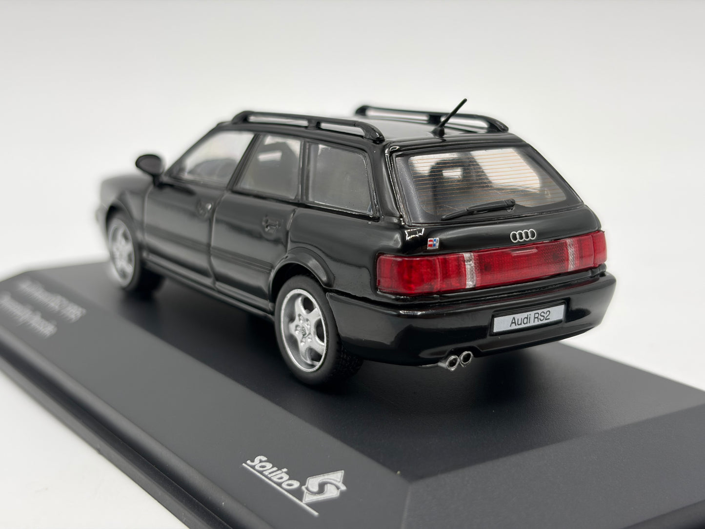 1/43 1995 Audi RS2 Avant - Black - Solido | Model Car