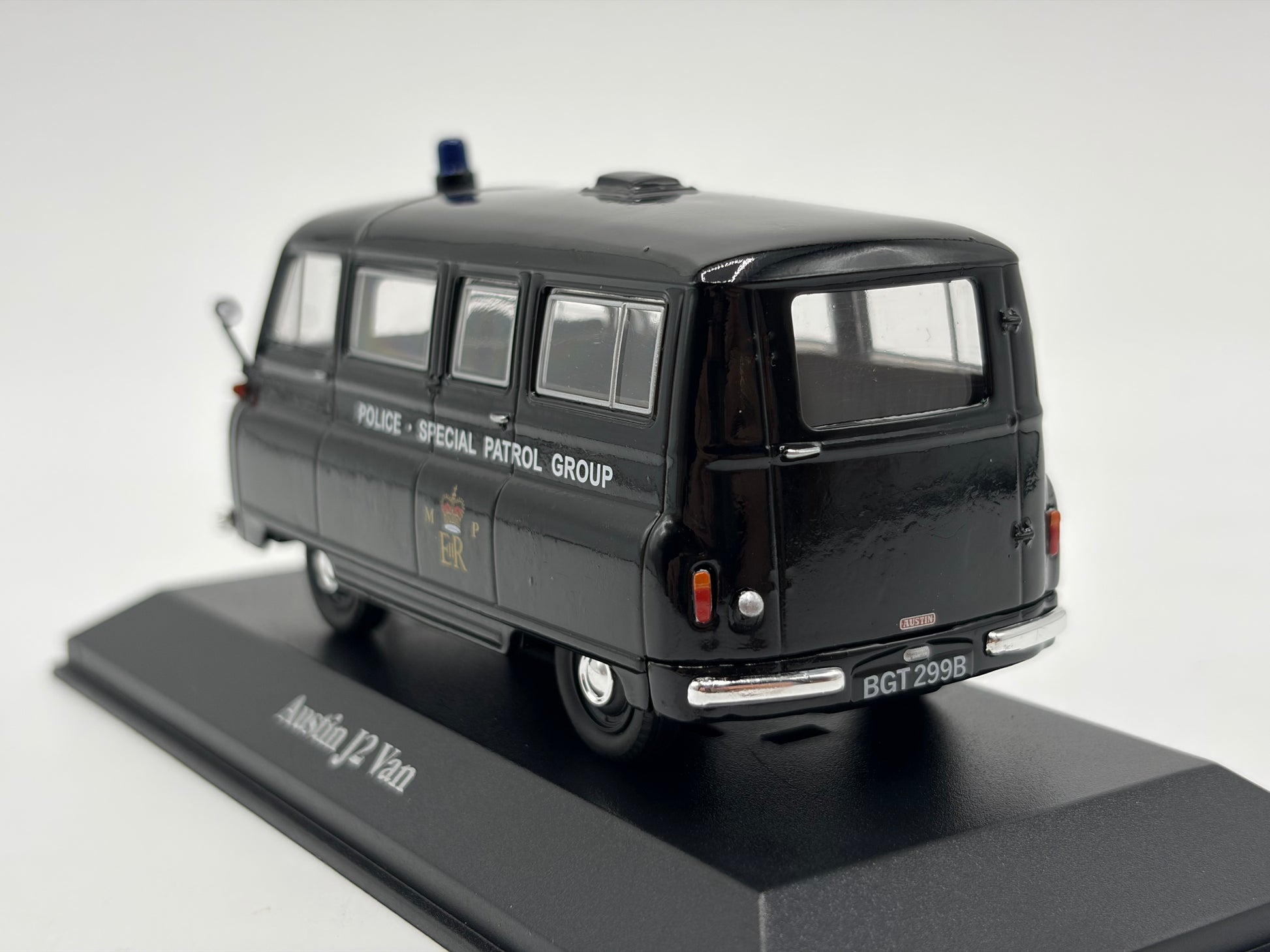 1/43 1964 Austin J2 Van - Metropolitan Police | Model Police Car