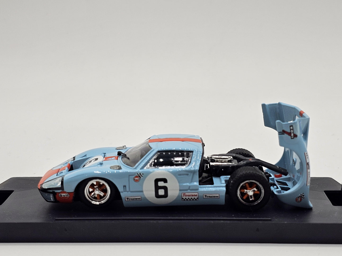 1/43 1969 Ford GT40 - Ickx / Oliver
