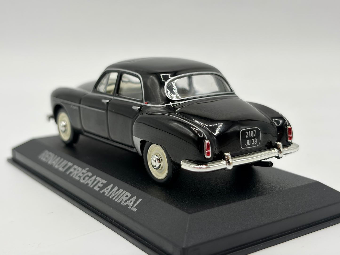 1/43 1953 Renault Fregate Amiral | Model Car
