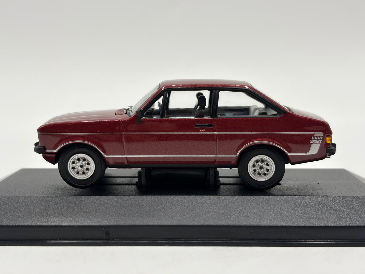 1/43 1977 Ford Escort Mk2 1300 Sport - Jupiter Red - Corgi Vanguards | Model Car