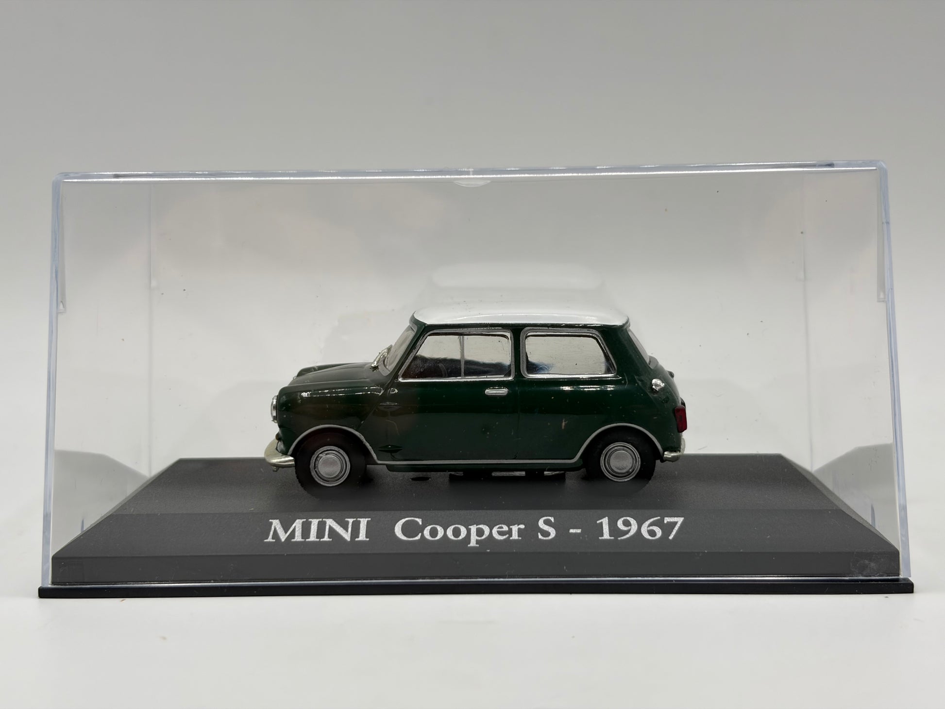 1/43 1967 Mini Cooper S | Model Car