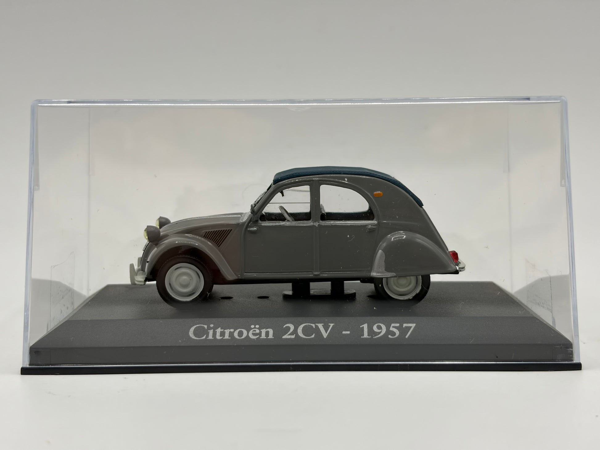 1/43 1957 Citroen 2CV | Model Car