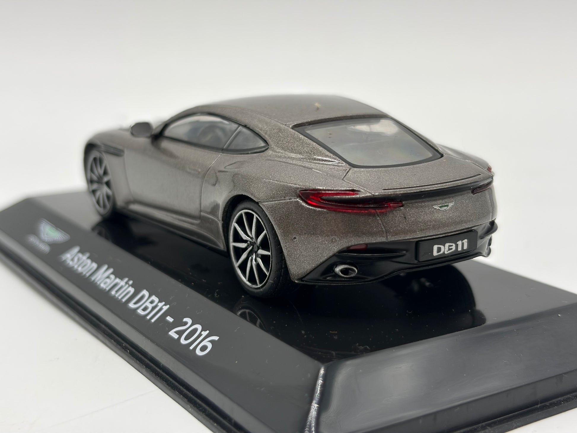 1/43 2016 Aston Martin DB11 | Model Car | Supercar Collection
