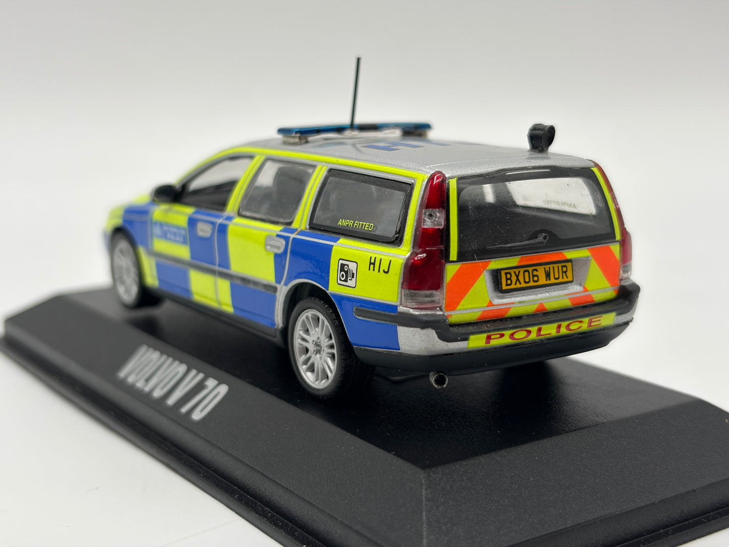 1/43 2006 Volvo V70 - Metropolitan Police | Model Police Car