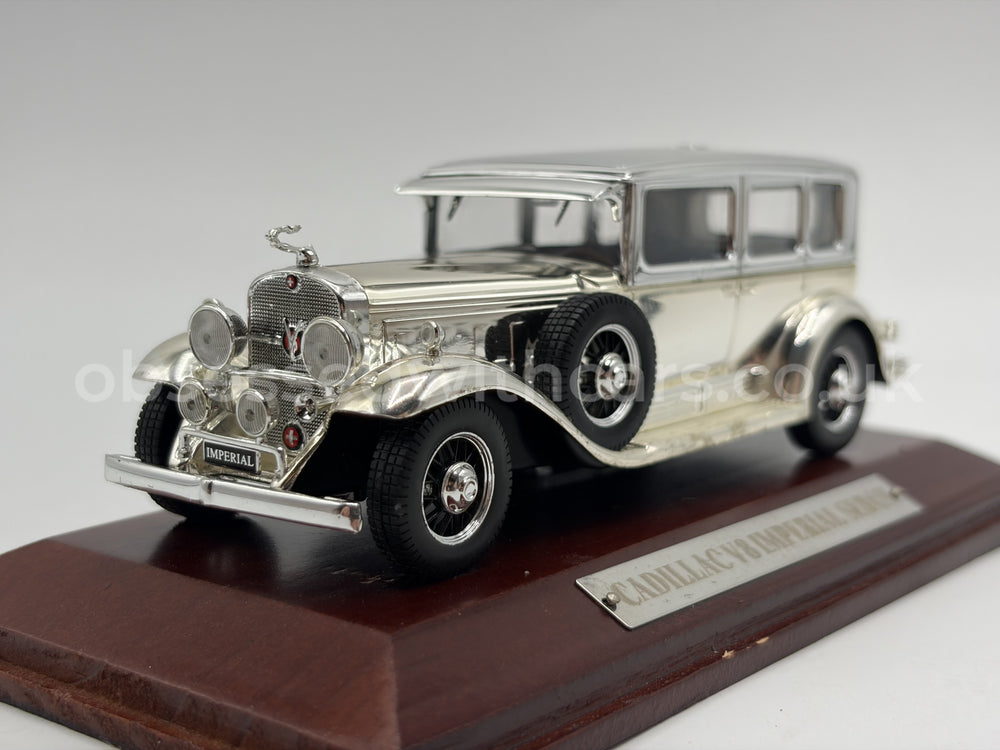 1/43 1930 Cadillac V8 Imperial Sedan - Chrome | Model Car