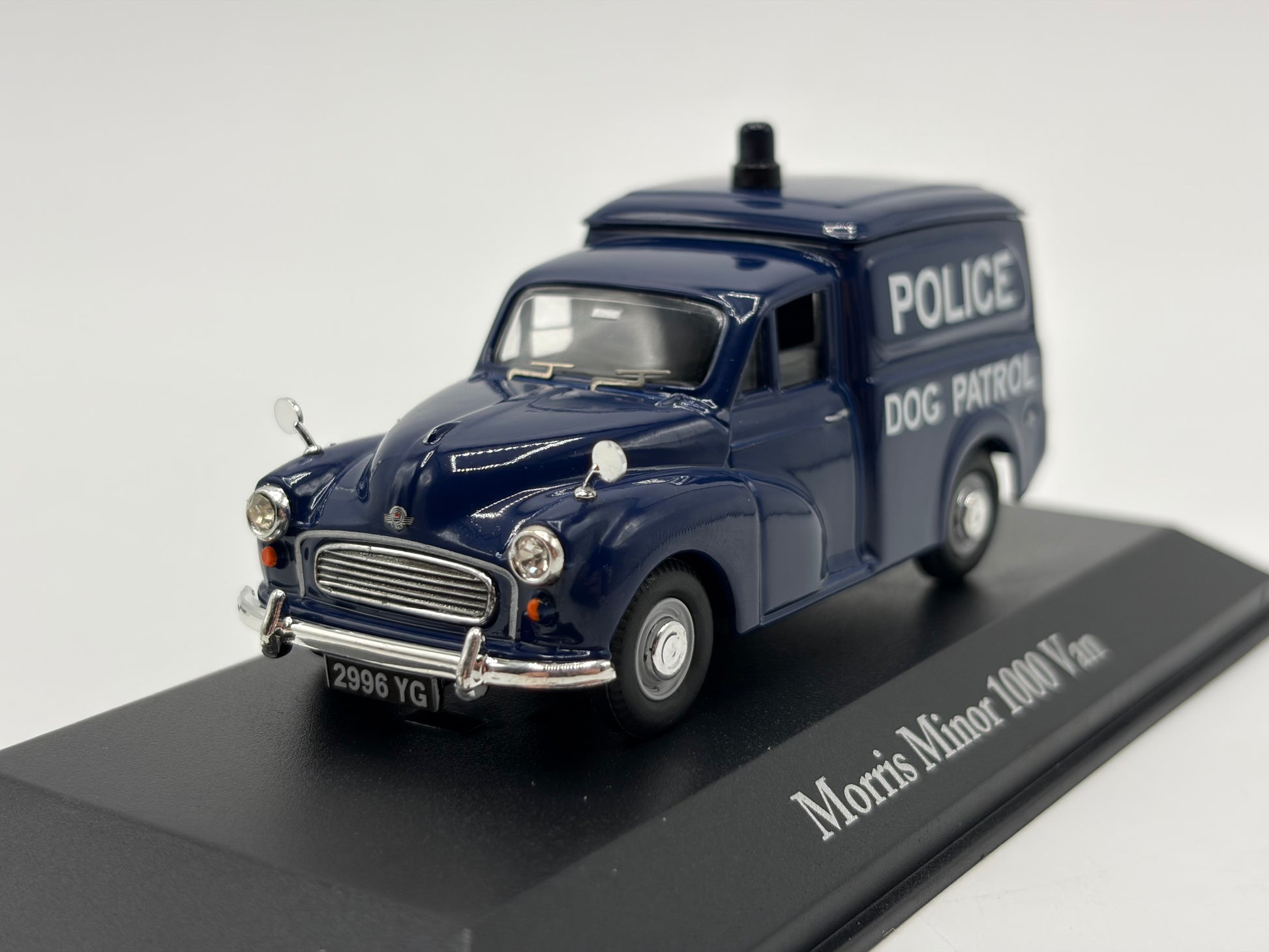 1/43 1960 Morris Minor 1000 Van - West Riding Constabulary | Model Police Car