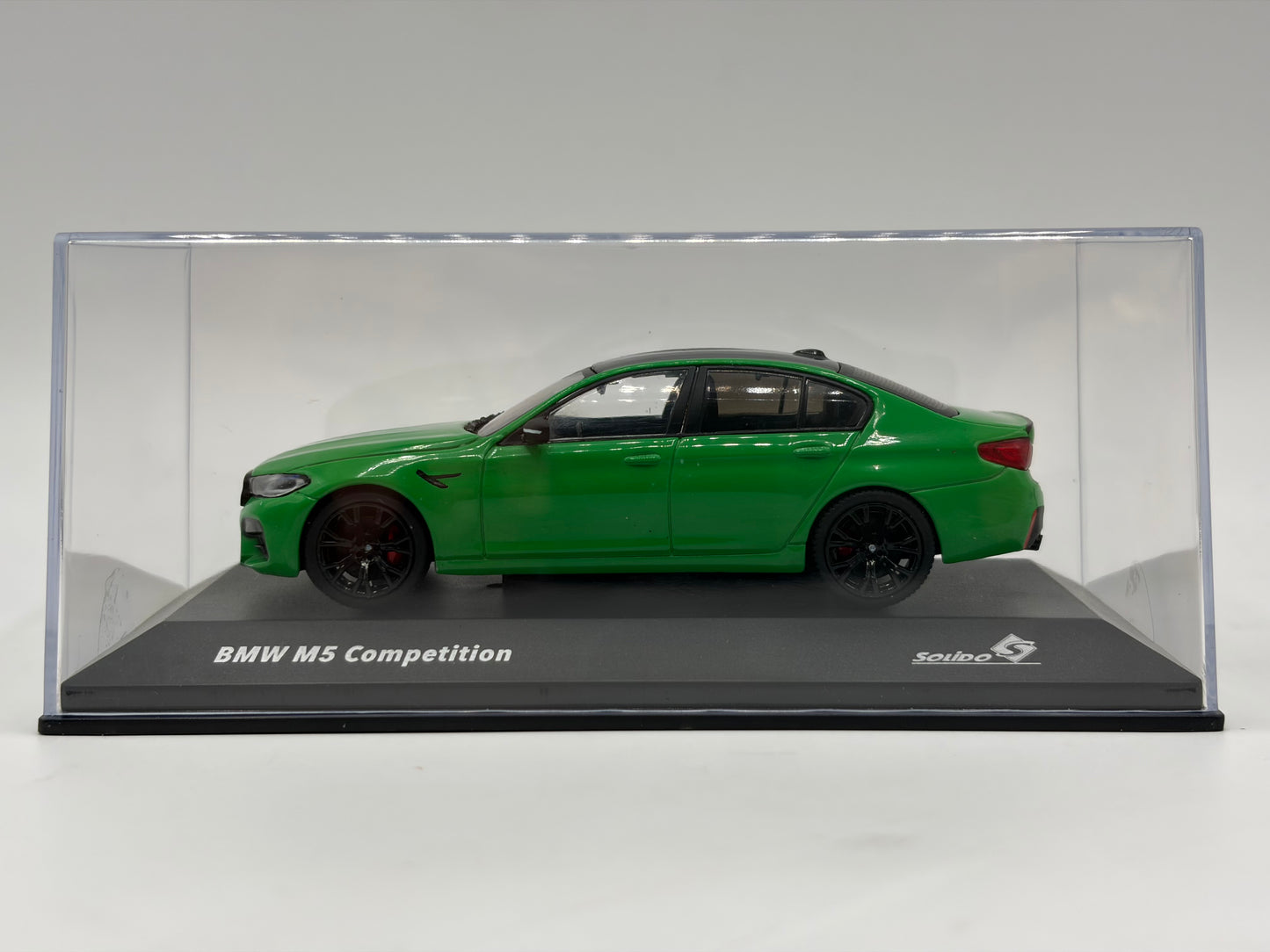 1/43 2022 BMW M5 Competition - Signal Green - Solido | Model Car