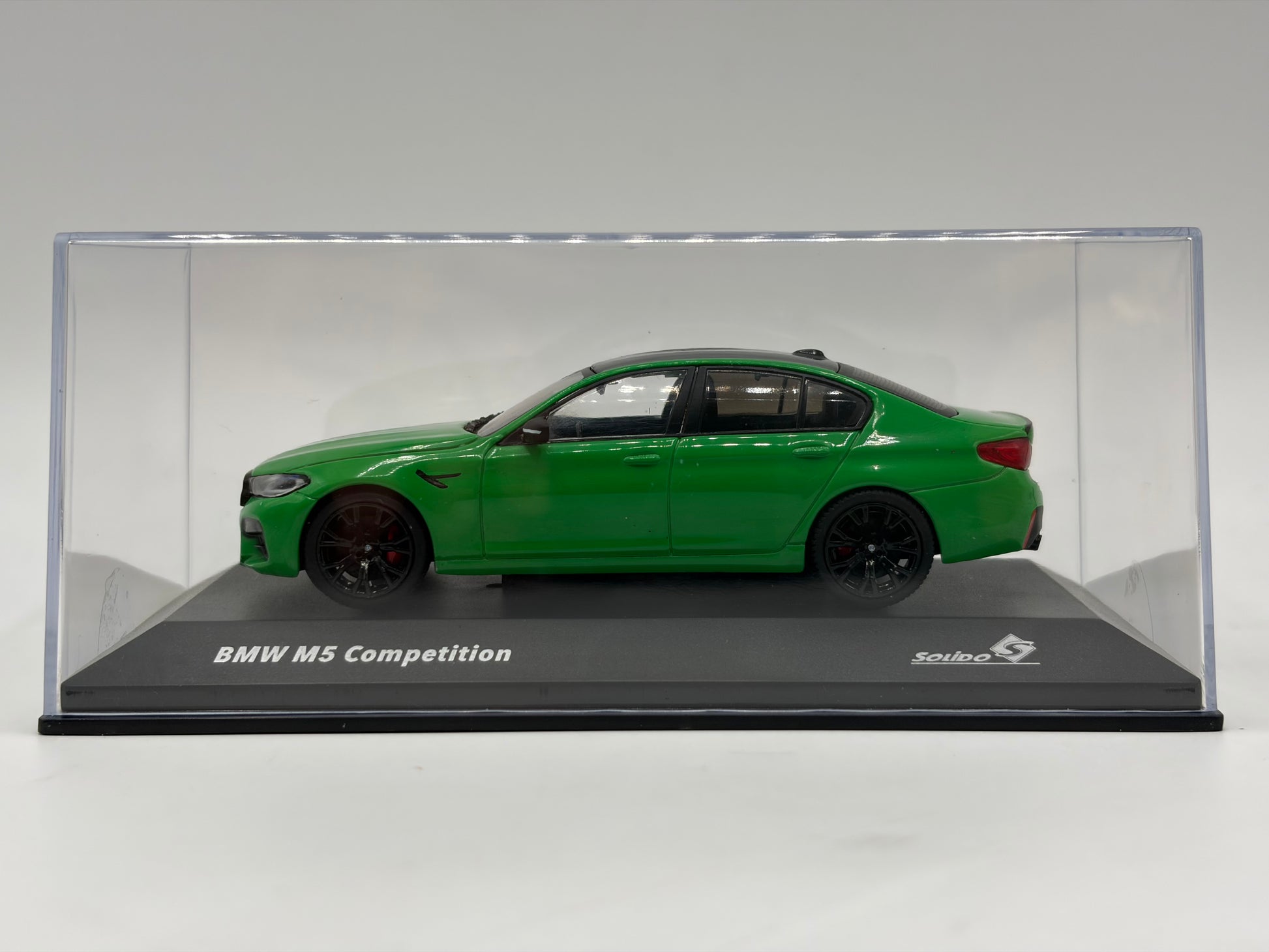 1/43 2022 BMW M5 Competition - Signal Green - Solido | Model Car