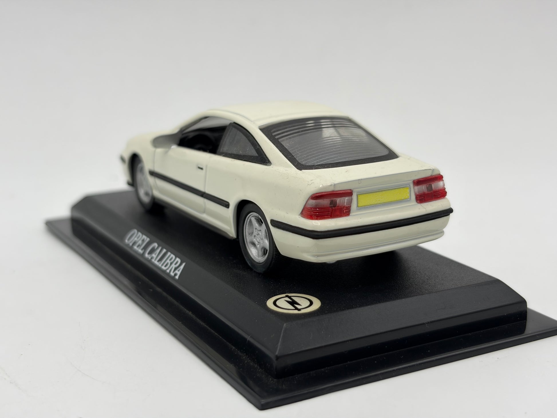 1/43 1990 Opel Calibra - Del Prado | Model Car