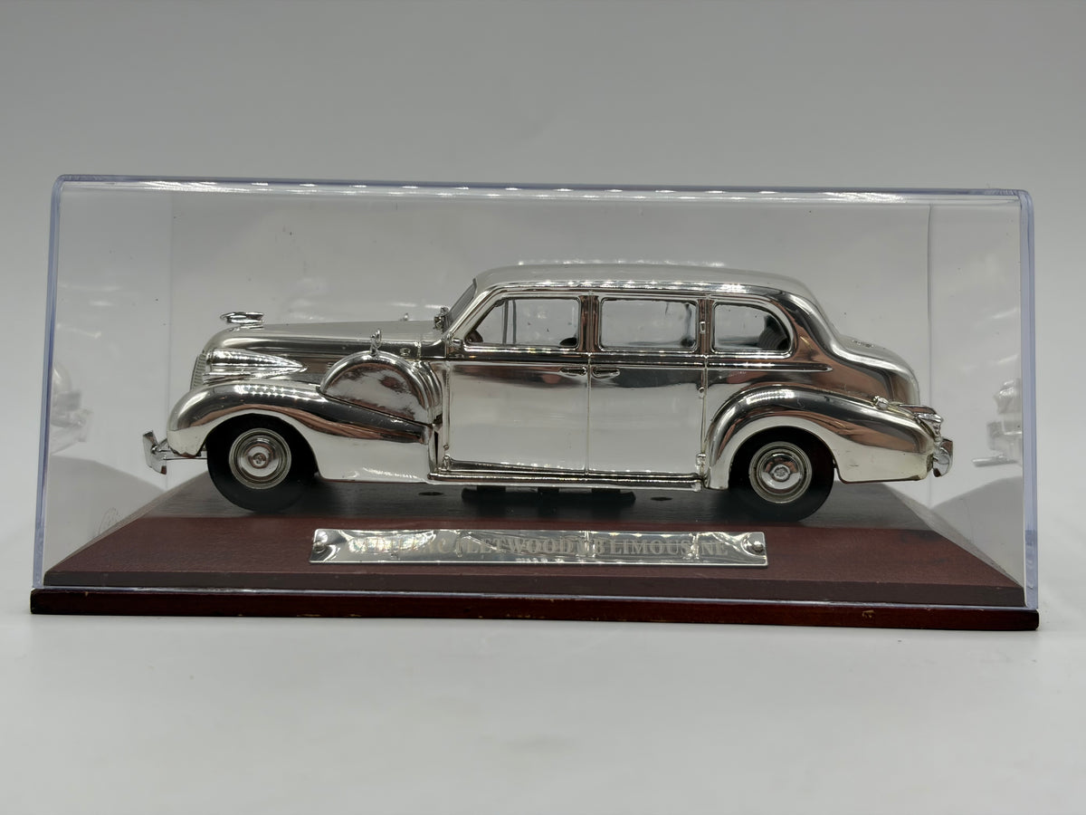1/43 1939 Cadillac Fleetwood V8 Limousine - Chrome | Model Car
