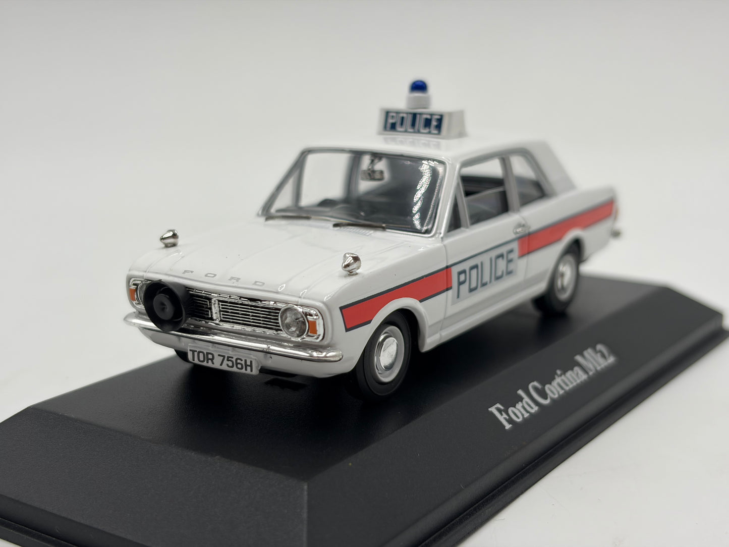 1/43 1970 Ford Cortina Mk2 - Hampshire Police | Model Police Car