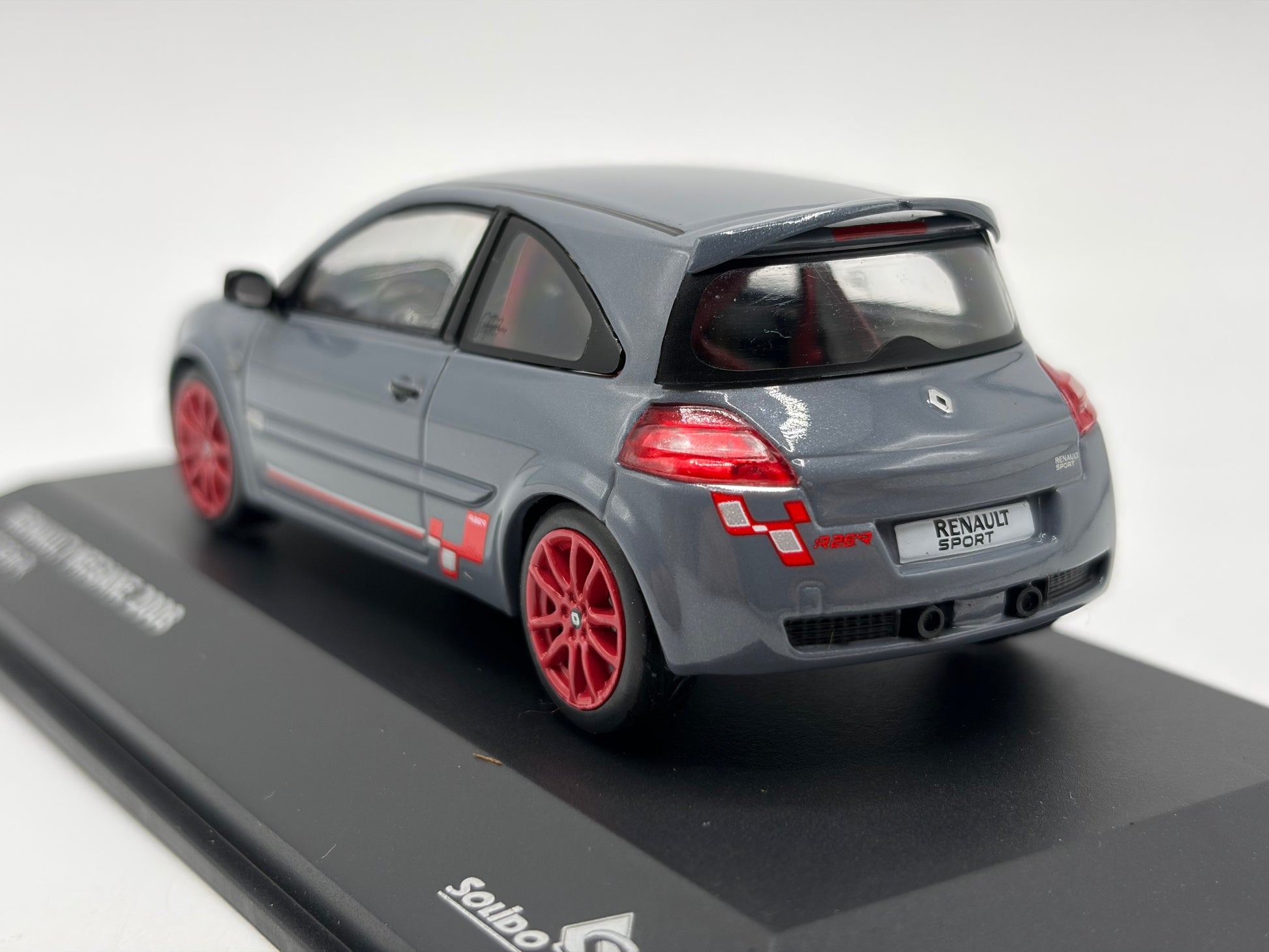 1/43 2008 Renault Megane RS R26-R - Grey - Solido | Model Car