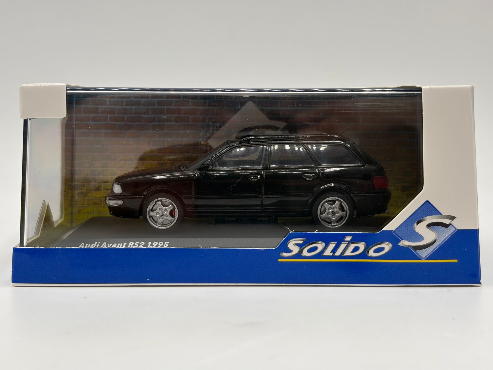 1/43 1995 Audi RS2 Avant - Black - Solido | Model Car