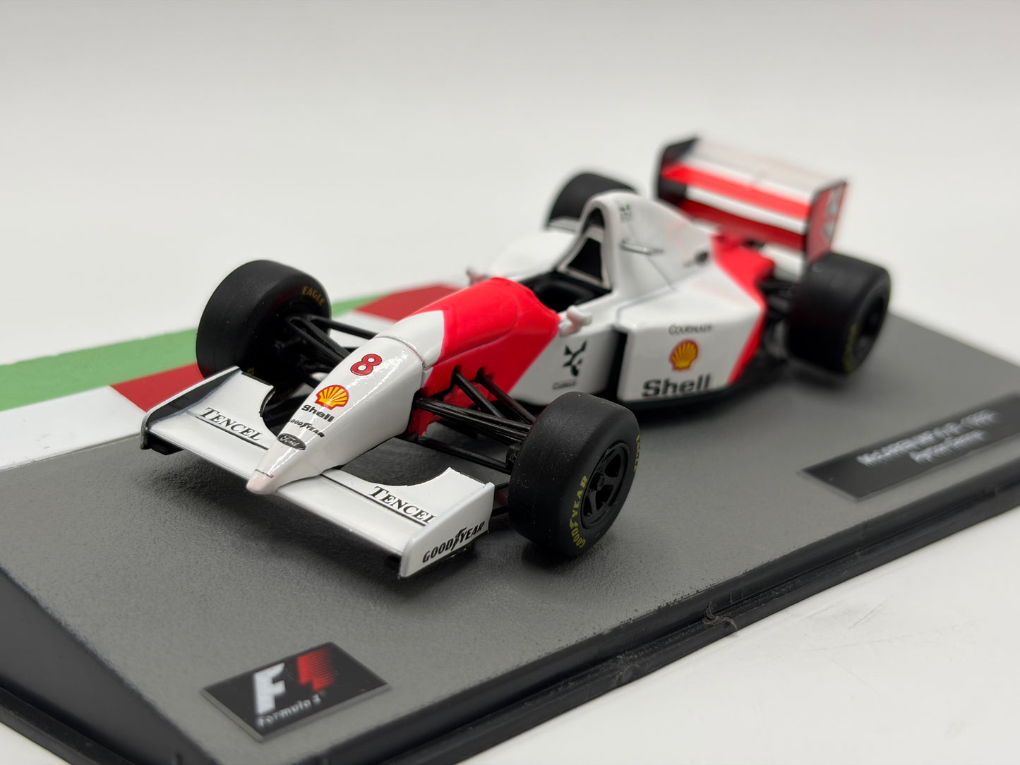 1/43 1993 McLaren MP4/8 - Ayrton Senna | Model F1 Car
