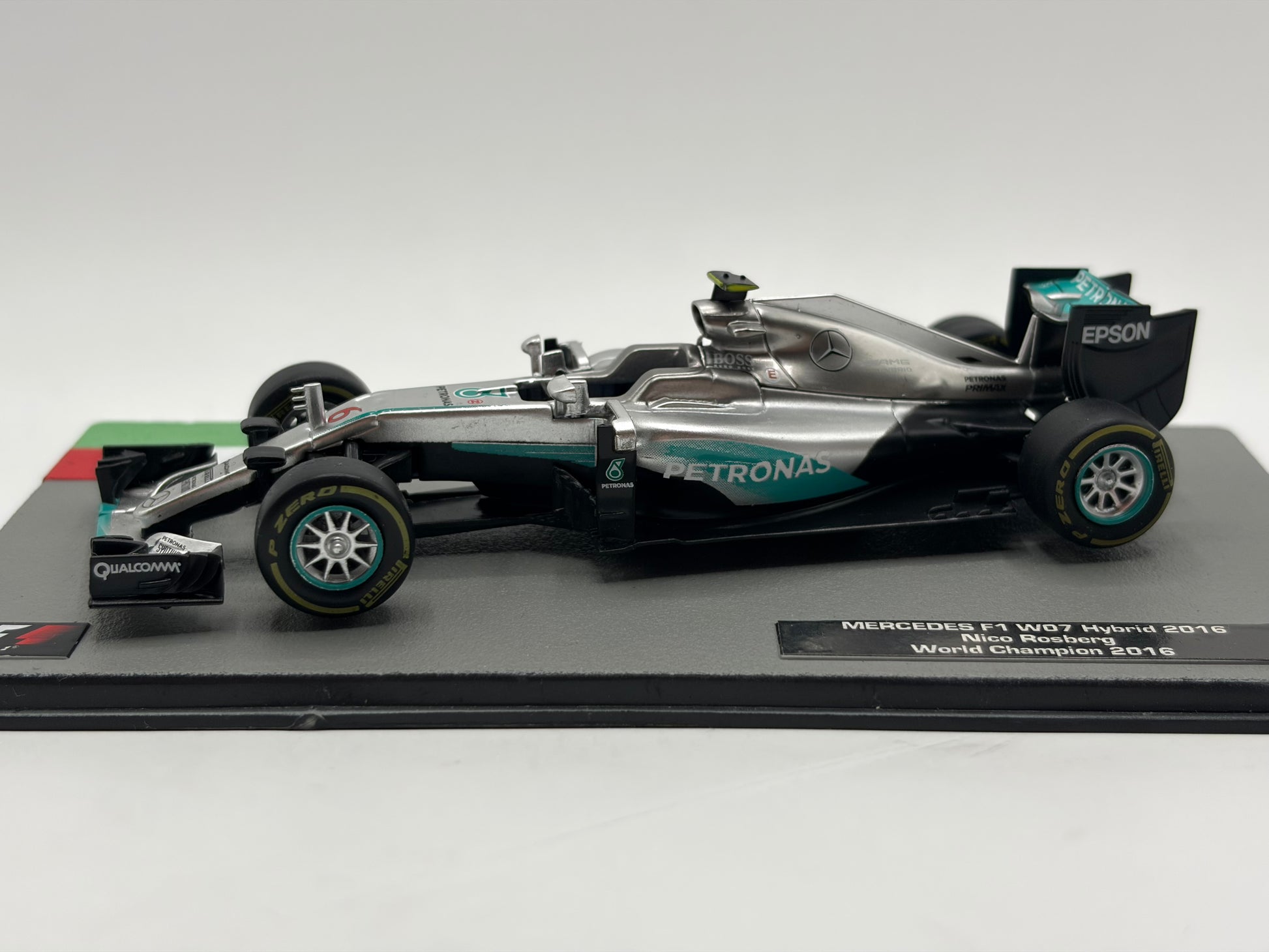 1/43 2016 Mercedes-Benz W07 Hybrid - Nico Rosberg | Model F1 Car