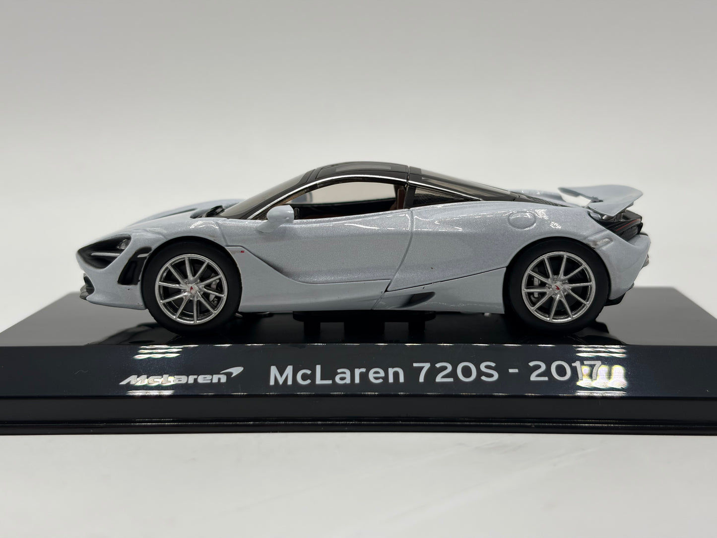 1/43 2017 McLaren 720S | Model Car | Supercar Collection