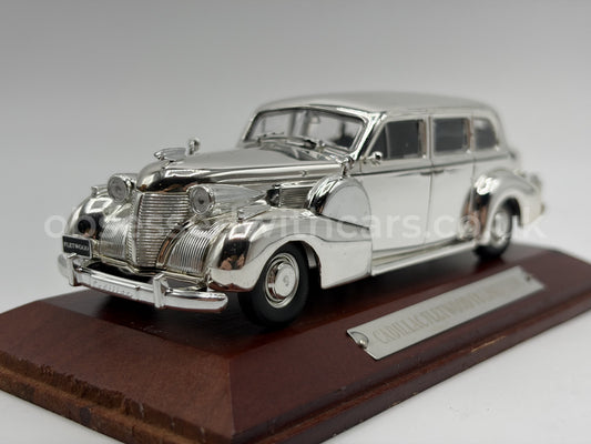 1/43 1939 Cadillac Fleetwood V8 Limousine - Chrome | Model Car