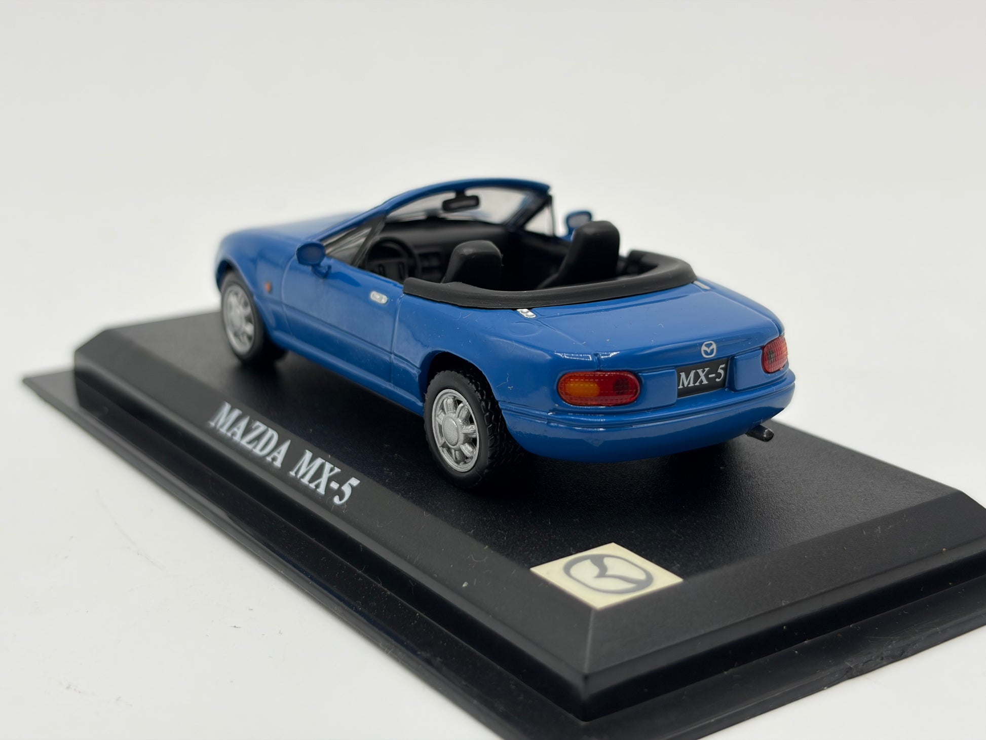 1/43 1989 Mazda MX-5 - Del Prado | Model Car