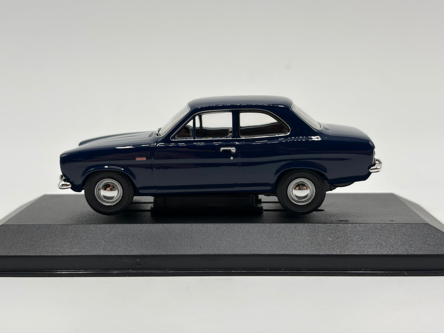 1/43 1974 Ford Escort MK1 1300GT - Marine Blue | Corgi Vanguards | Model Car