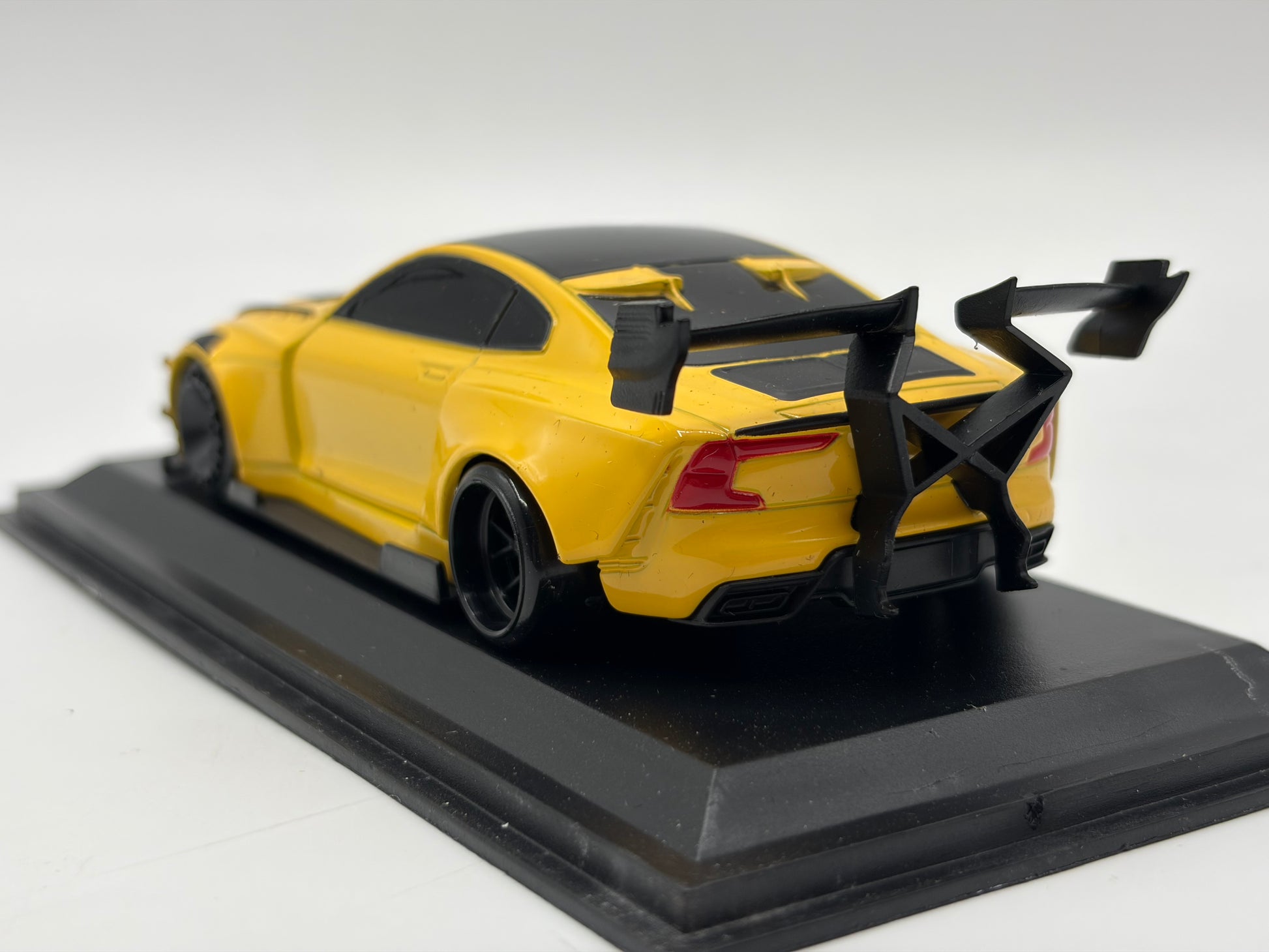 1/43 2014 Chevrolet Camaro Z/28 - Need For Speed Heat | Model Car