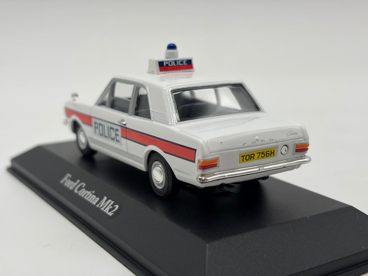 1/43 1970 Ford Cortina Mk2 - Hampshire Police | Model Police Car