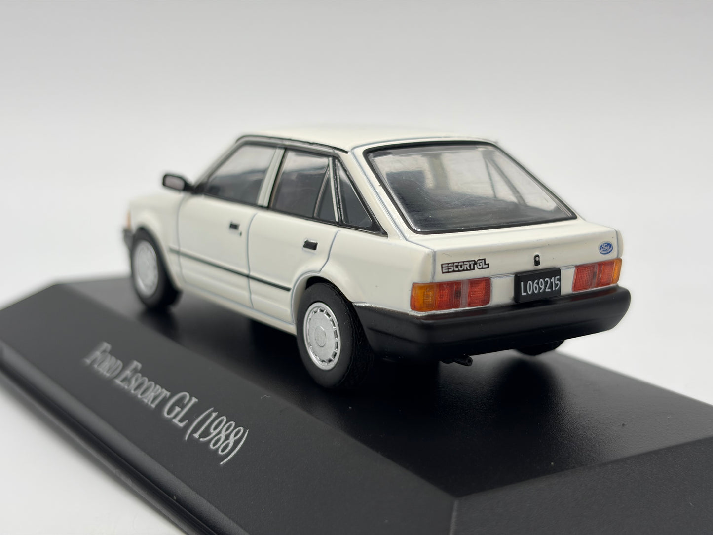1/43 1988 Ford Escort GL | Model Car