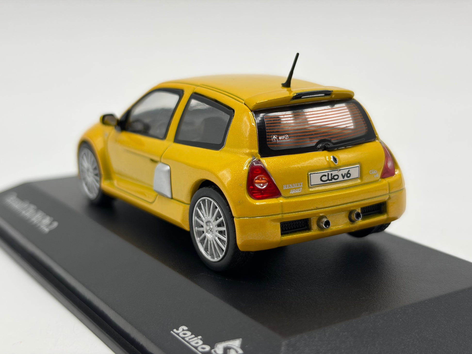 1/43 2003 Renault Clio V6 Ph.2 - Jaune Sirius - Solido | Model Car