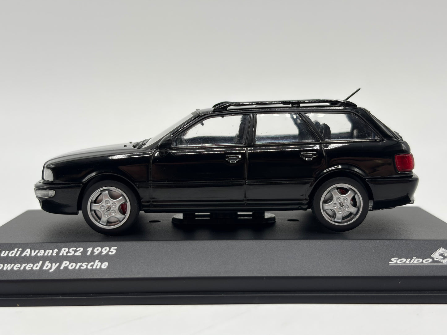 1/43 1995 Audi RS2 Avant - Black - Solido | Model Car