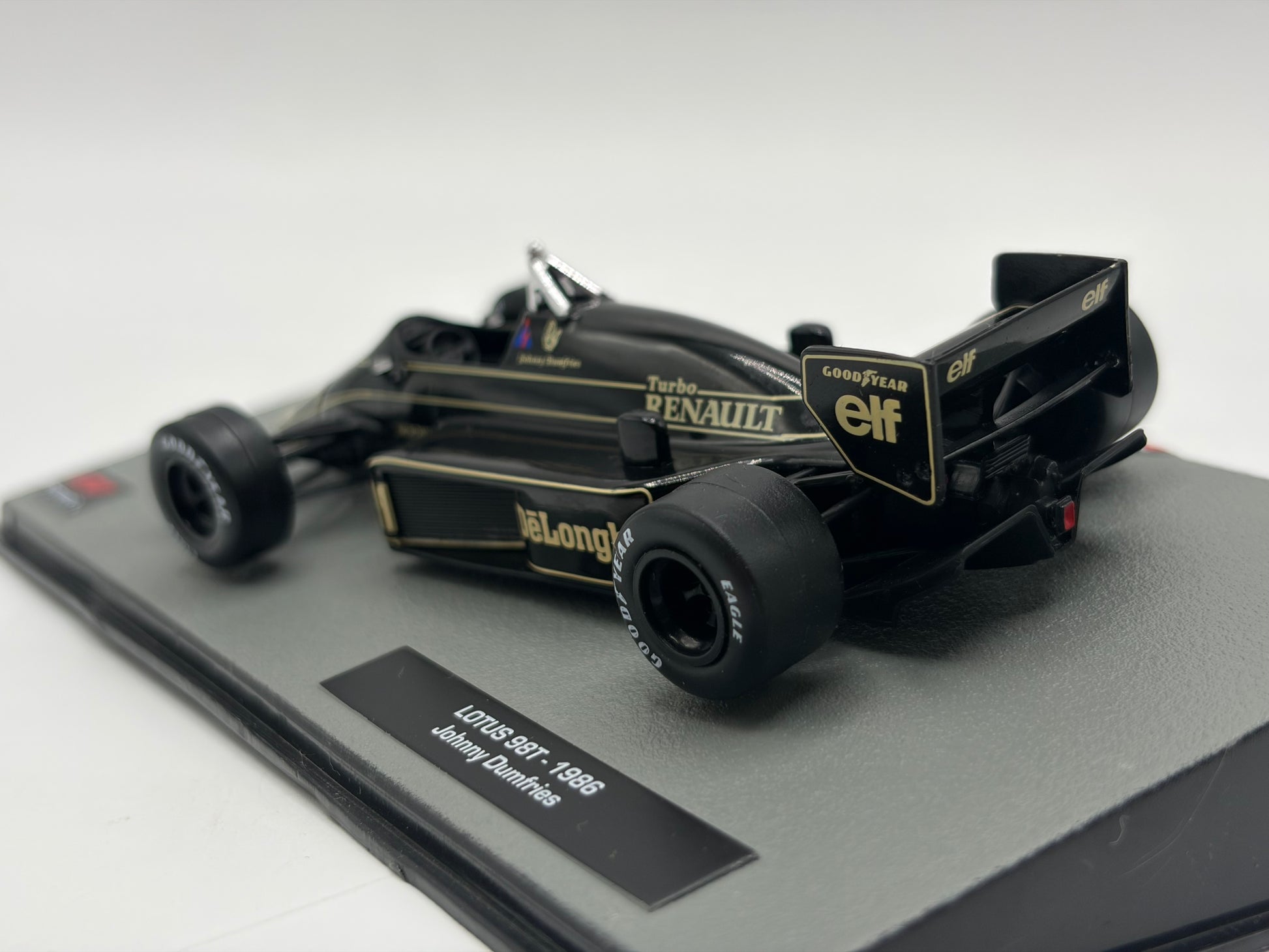 1/43 1986 Lotus 98T - Johnny Dumfries | Model F1 Car