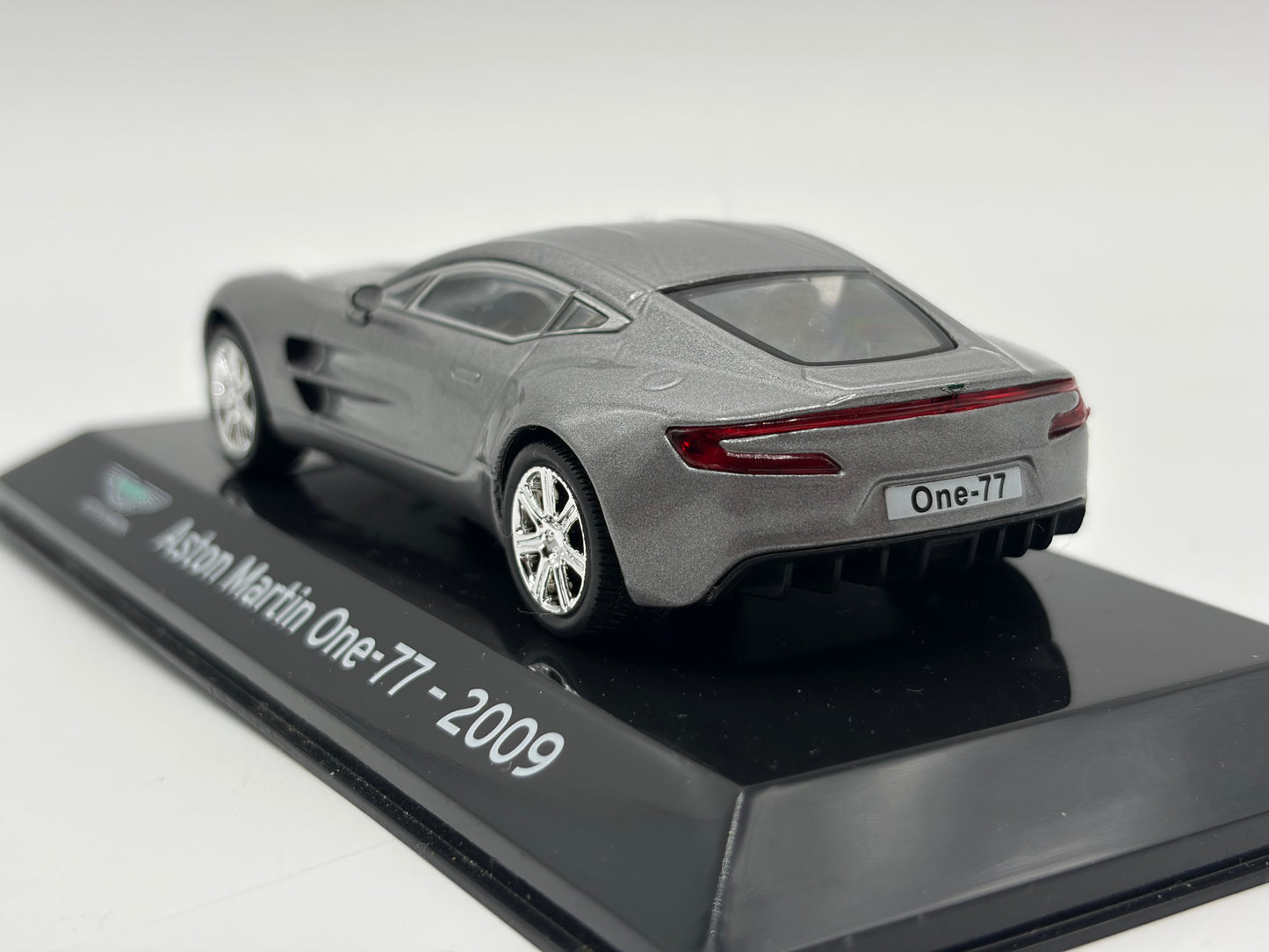 1/43 2009 Aston Martin One-77 | Model Car | Supercar Collection