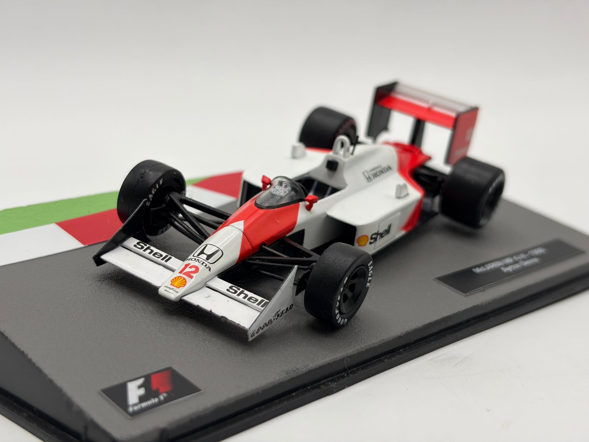 1/43 1988 McLaren MP4/4 - Ayrton Senna | Model F1 Car