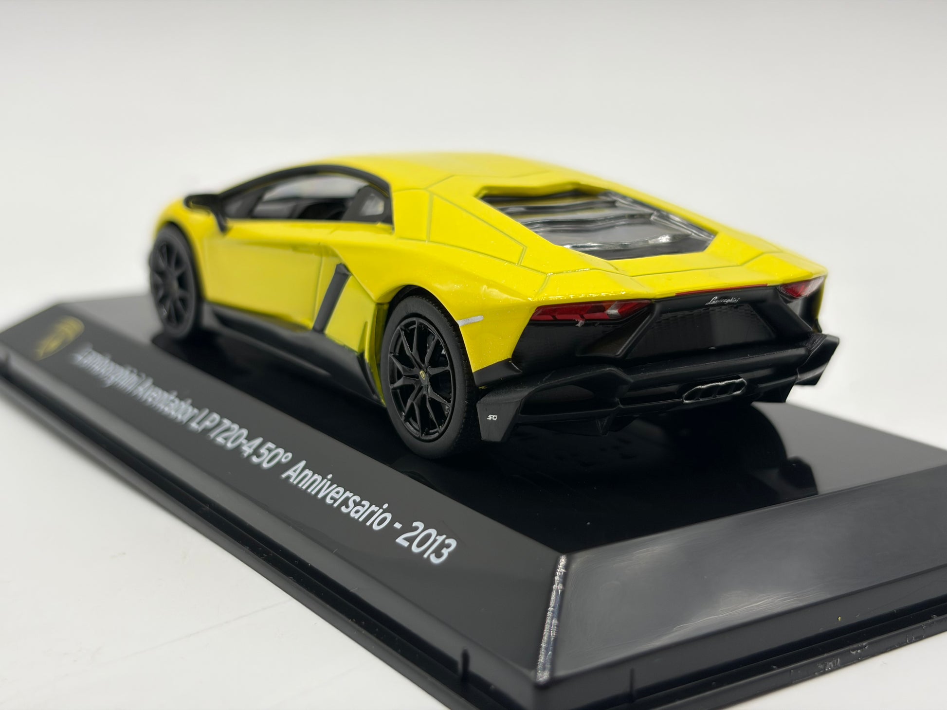 1/43 2013 Lamborghini Aventador LP720-4 50 Anniversario | Model Car | Supercar Collection