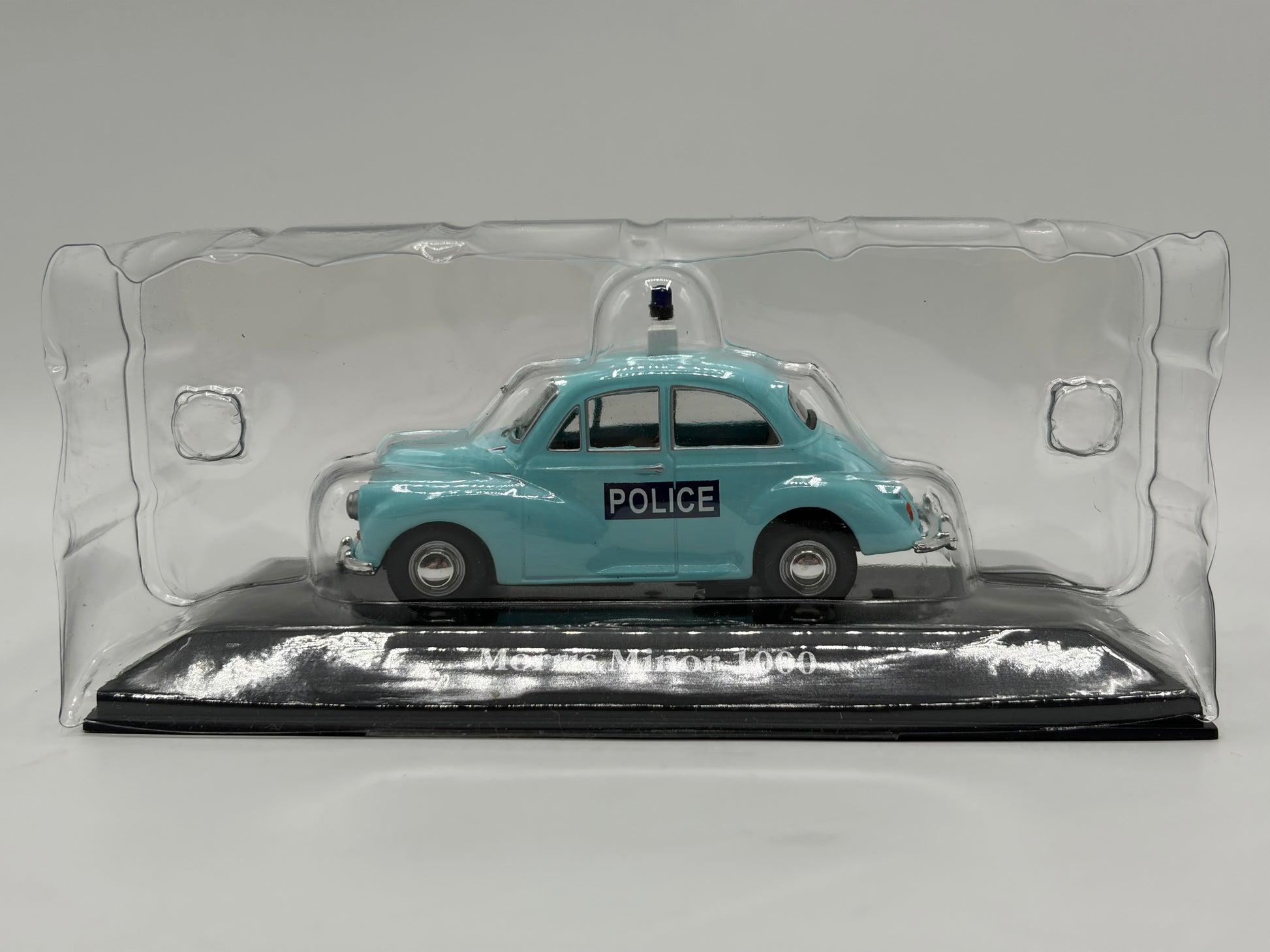 1/43 1969 Morris Minor 1000 | Model Police Car