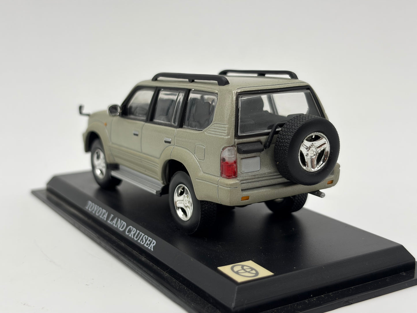 1/43 2000 Toyota Land Cruiser - Del Prado | Model Car