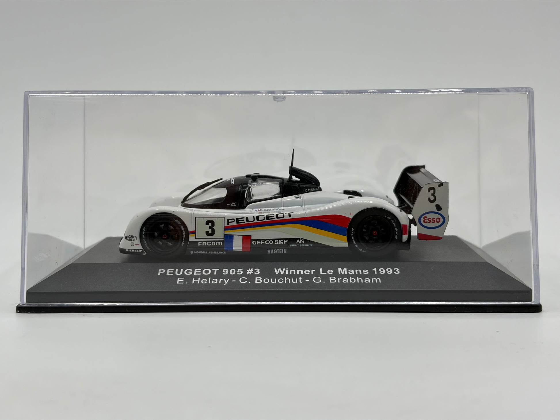 1/43 1993 Peugeot 905 - Bouchut / Brabham / Helary - IXO | Model Le Mans Car