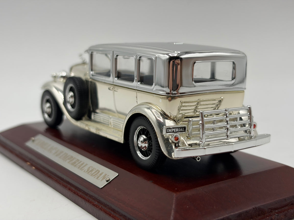 1/43 1930 Cadillac V8 Imperial Sedan - Chrome | Model Car