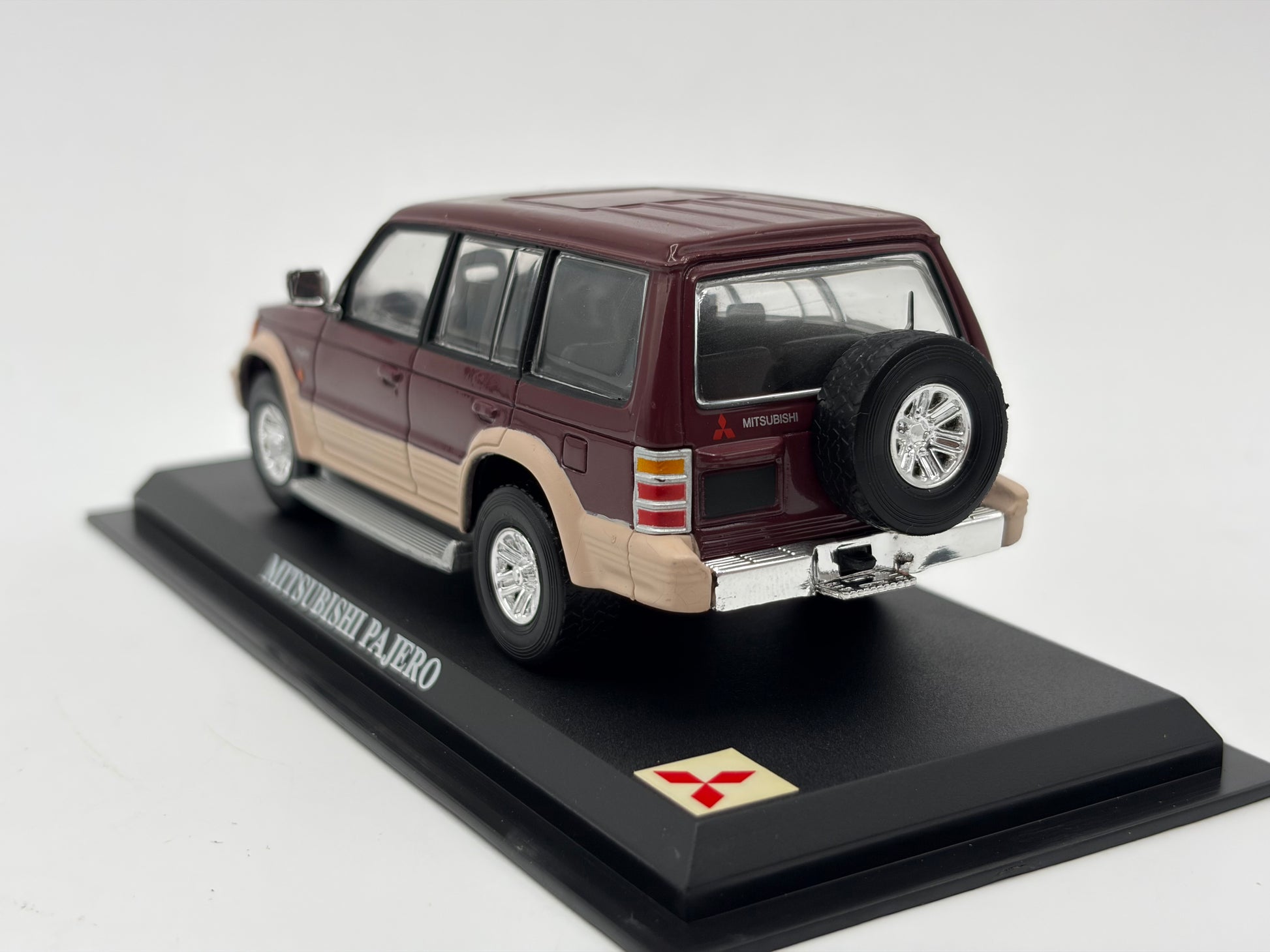 1/43 1997 Mitsubishi Pajero - Del Prado | Model Car