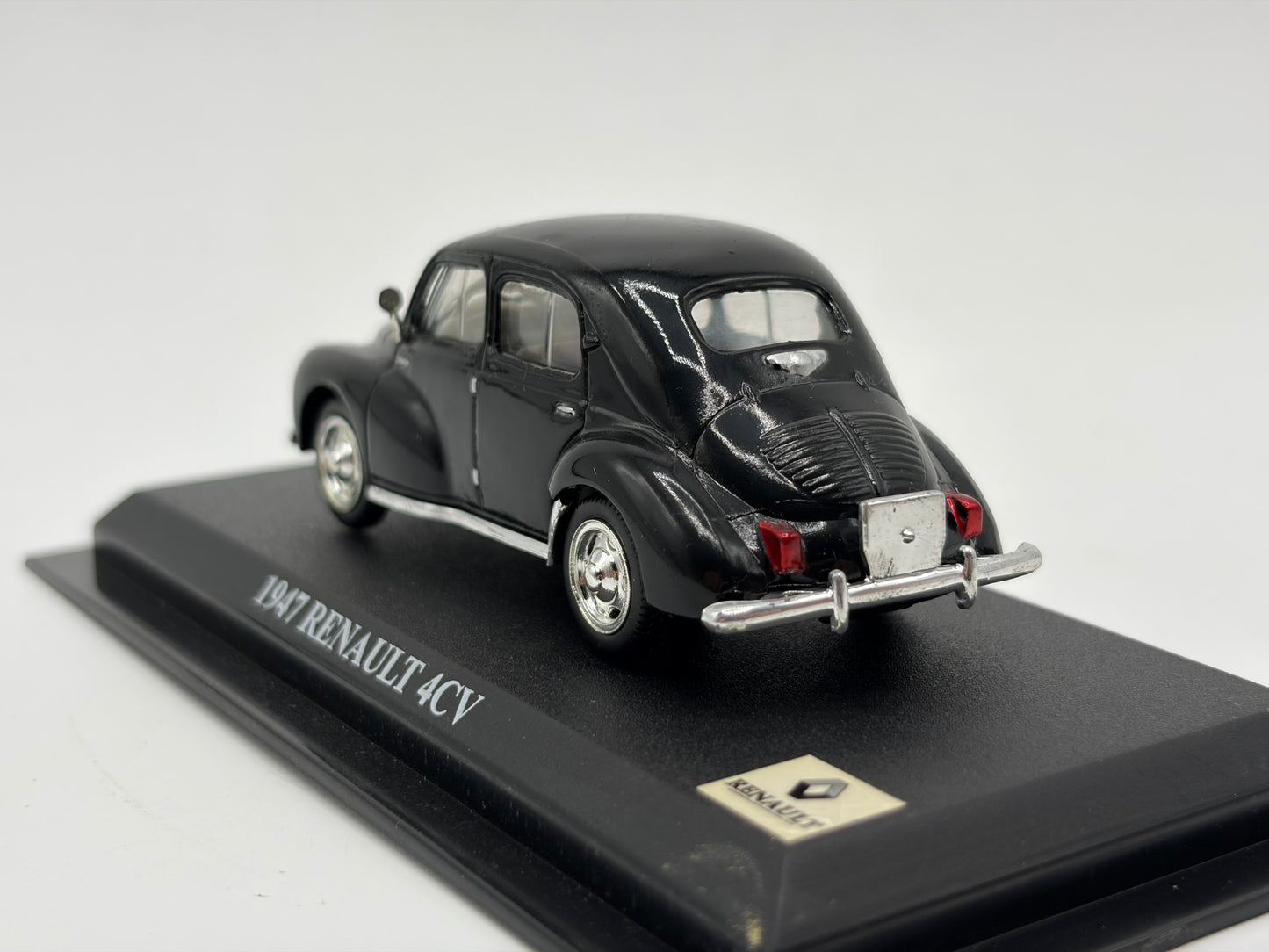 1/43 1947 Renault 4CV - Del Prado | Model Car