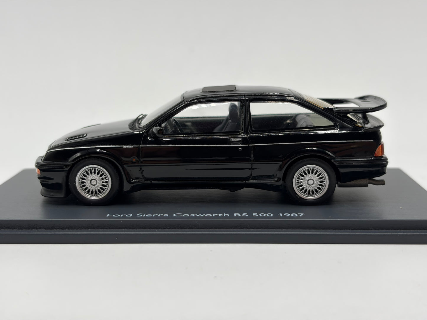 1/43 1987 Ford Sierra Cosworth RS500 - Schuco | Model Car