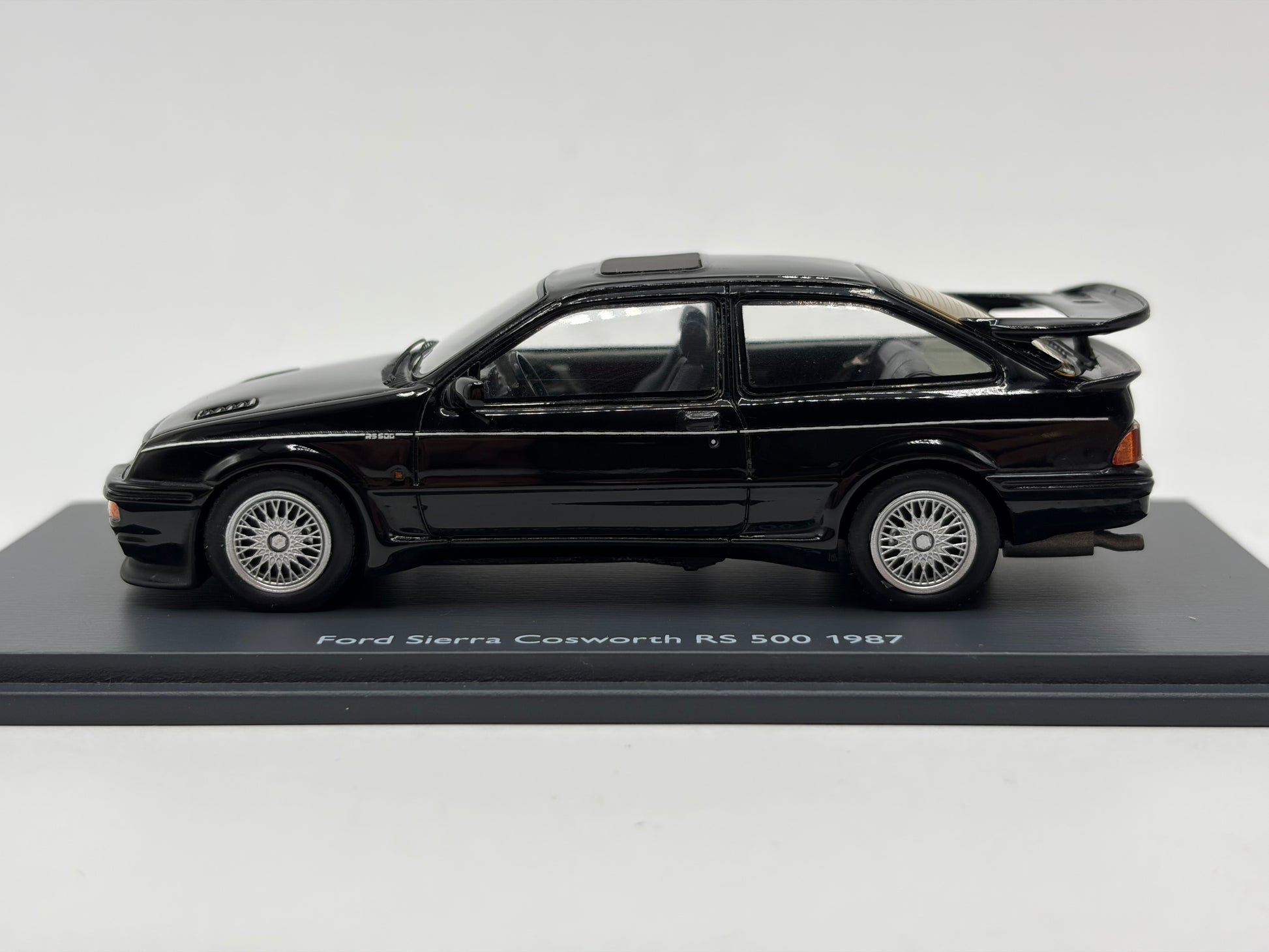 1/43 1987 Ford Sierra Cosworth RS500 - Schuco | Model Car