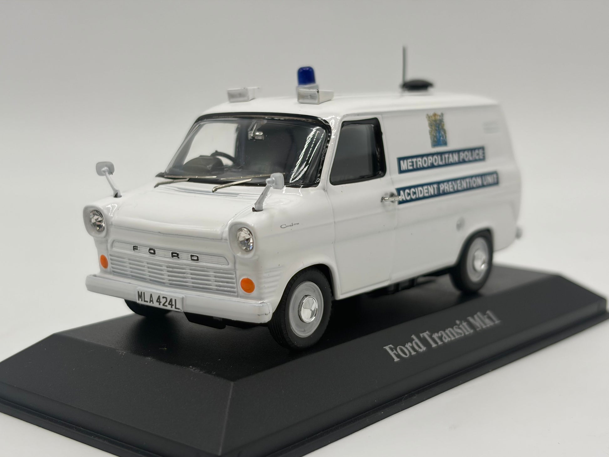 1/43 1972 Ford Transit MK1 - Metropolitan Police | Model Police Car