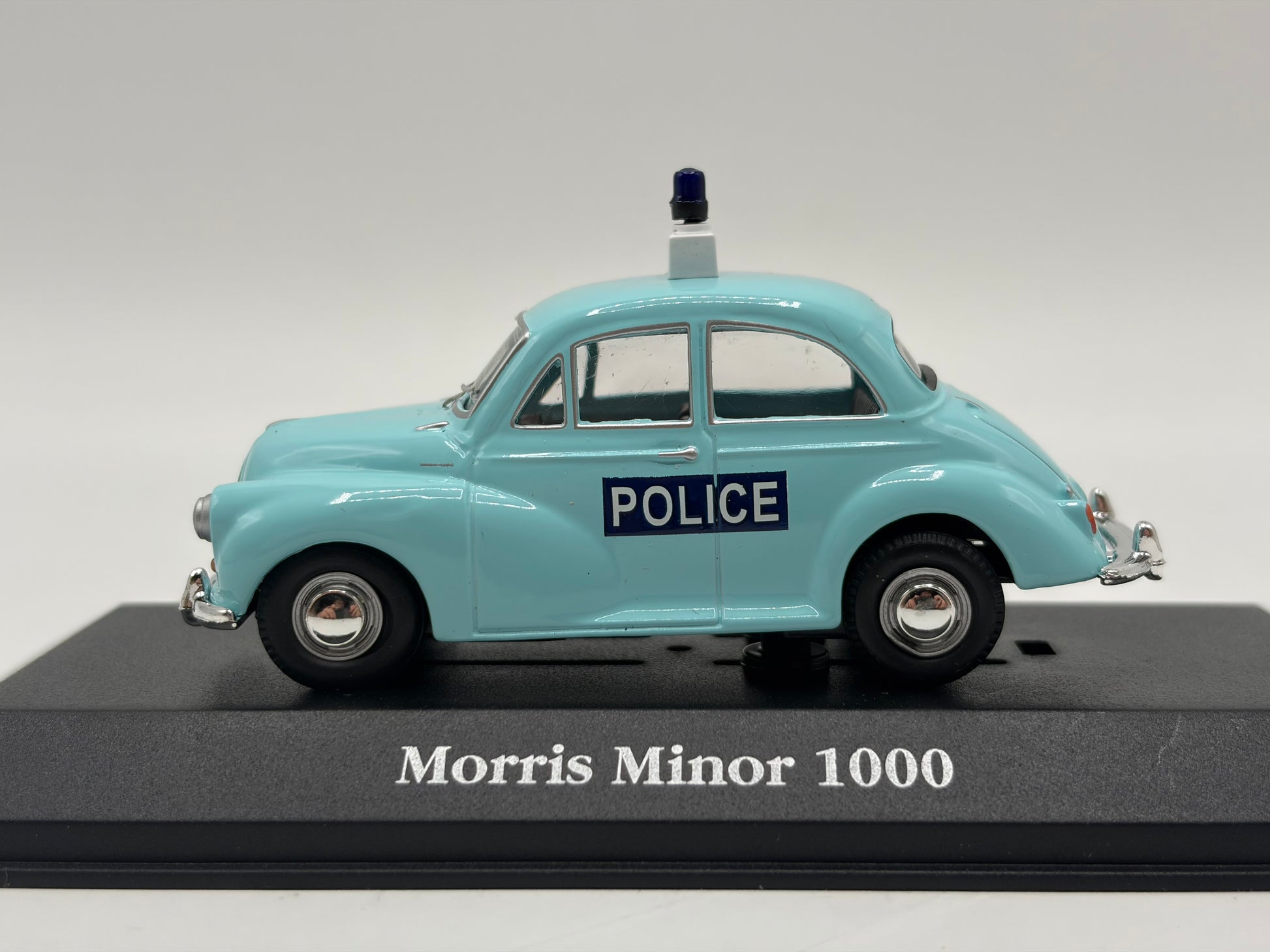 1/43 1969 Morris Minor 1000 | Model Police Car